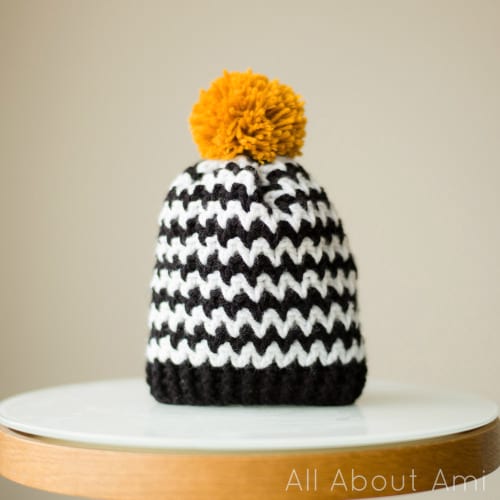 Black & White Zigzag Beanie - All About Ami