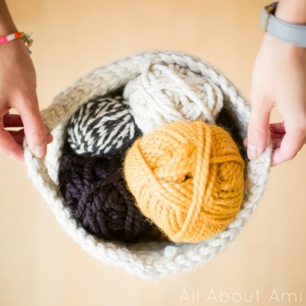 Chunky Knit Scarf and Tips for Working with Homespun Yarn – a